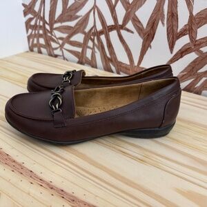 Natural Soul Loafers w/ Chain Detail NWOT